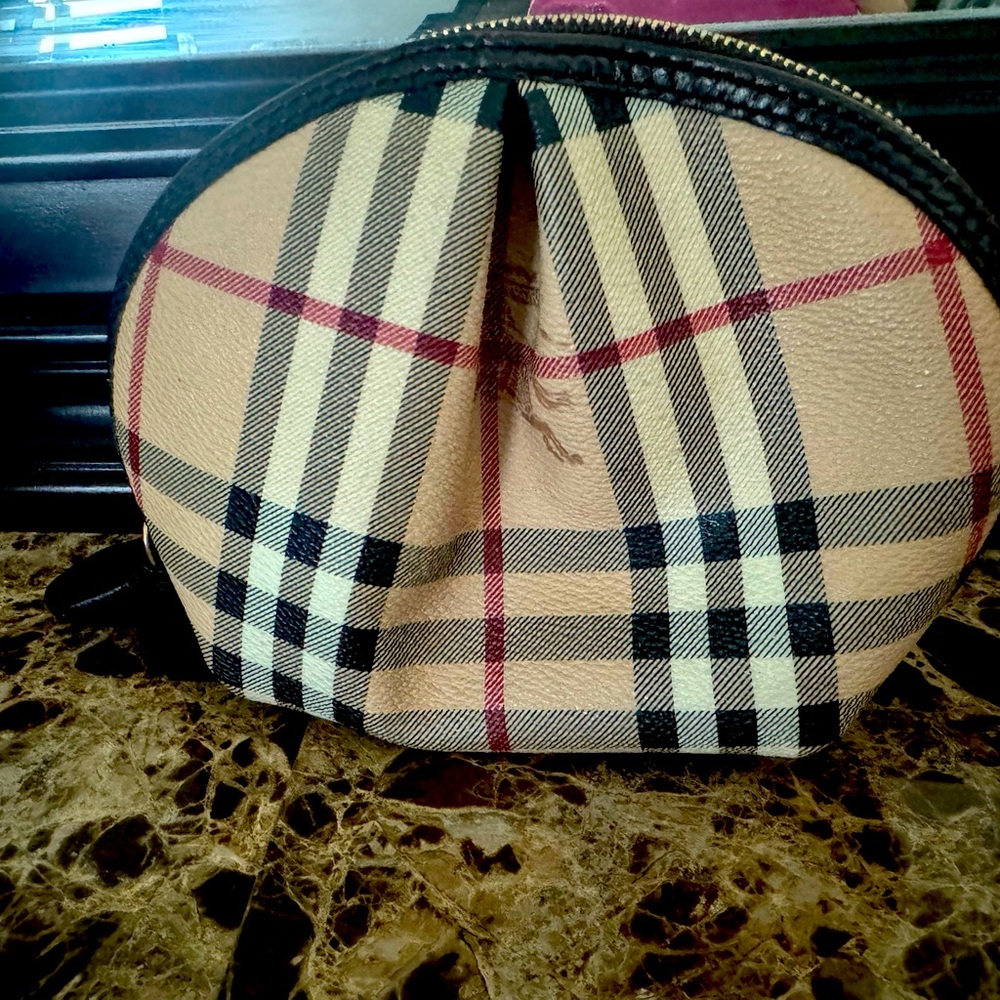 Burberry make up pouch